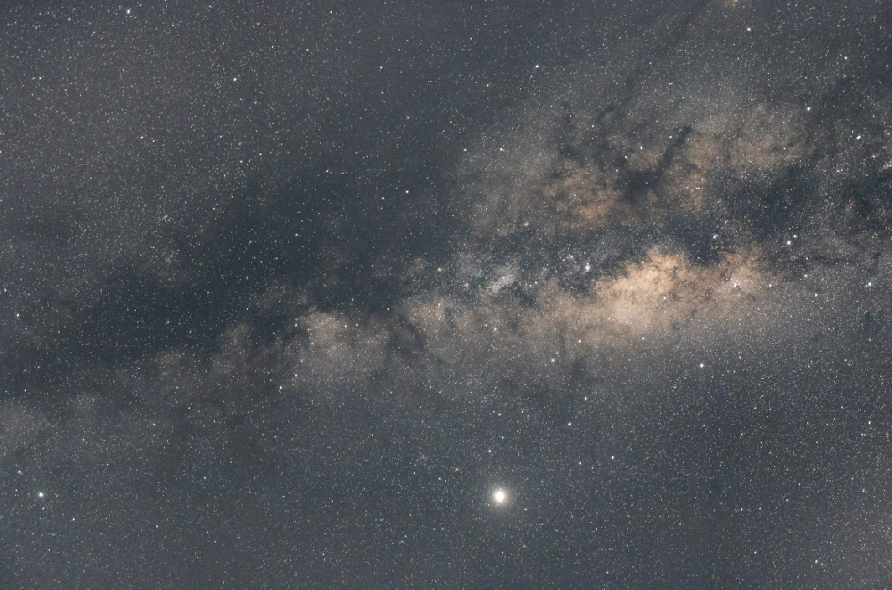 罗曼望远镜：探索银河系中心的孤独行星